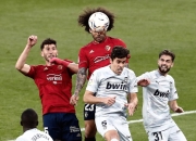 米兰体育,-华伦西亚客场大败，遭遇保级压力