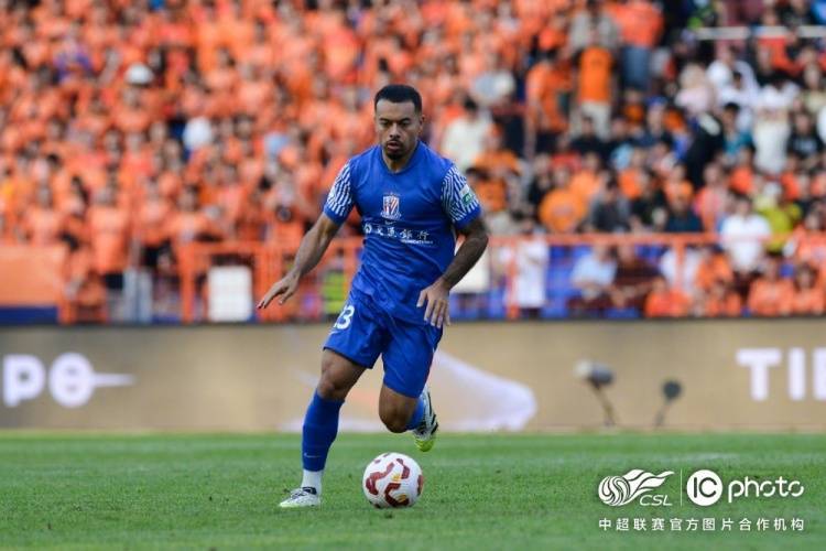 深圳佳兆业客场战平上海绿地申花，坚定信心