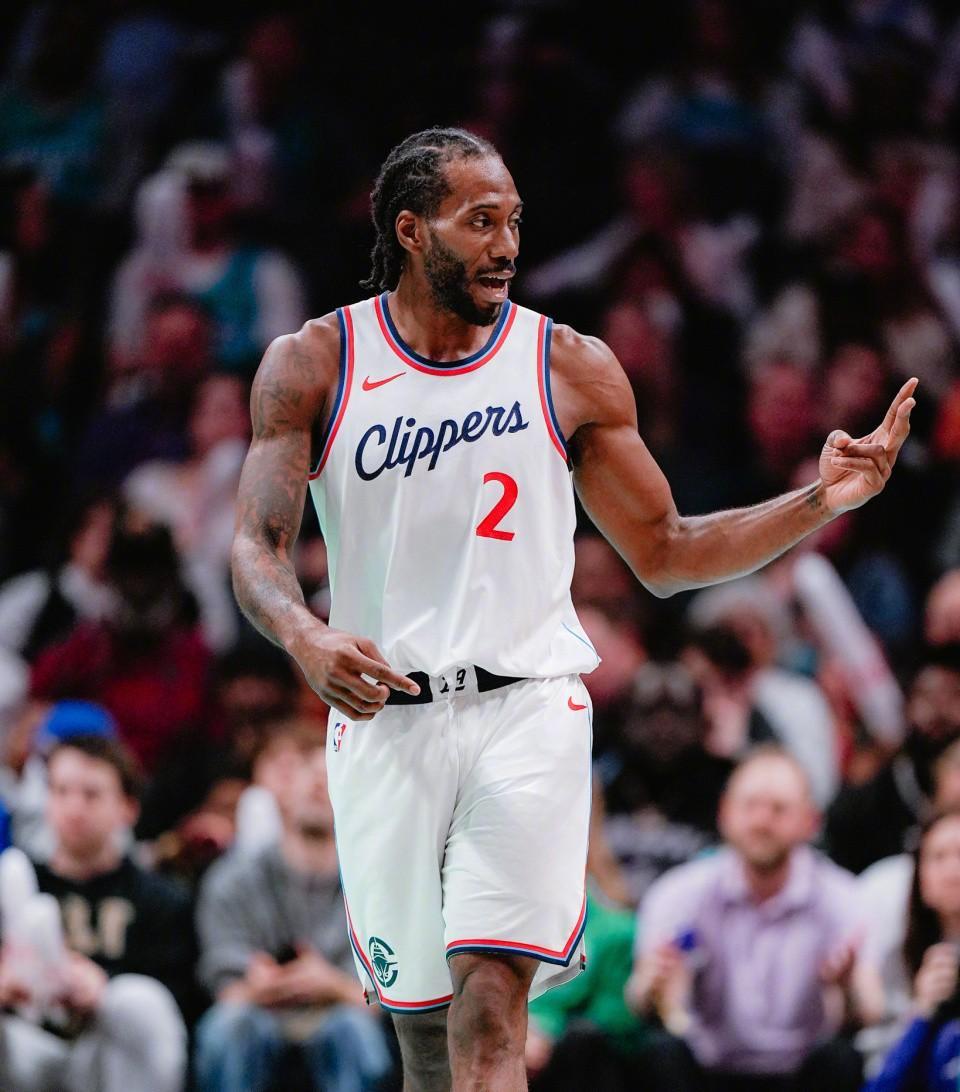 包含快船队防守端表现出众，扭转不利局面的词条