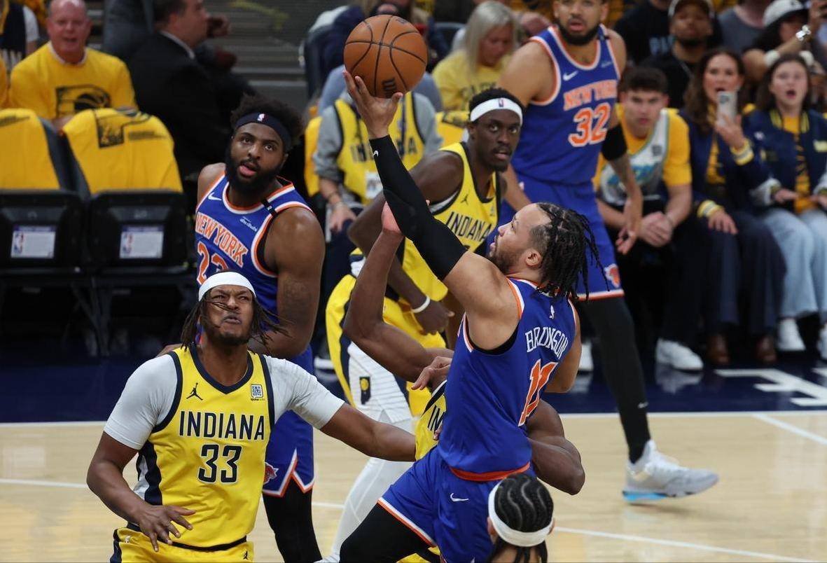 尼克斯后卫突破自我，表现出色