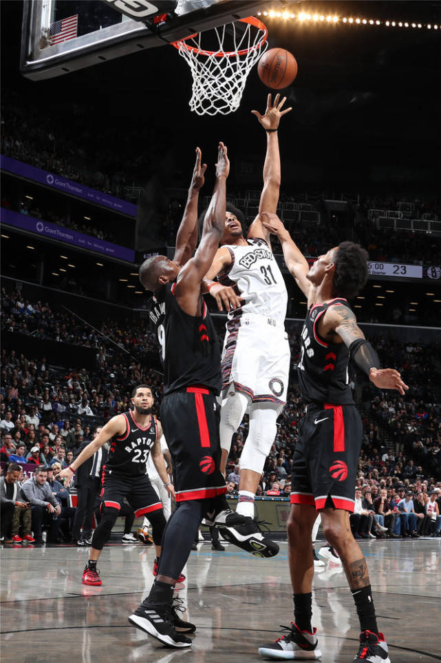 猛龙逆转篮网，继续领跑东部