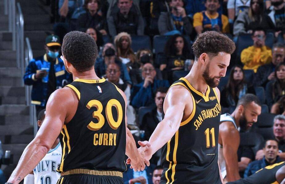 凯尔特人机组逆风，库里22分助小牛逆转