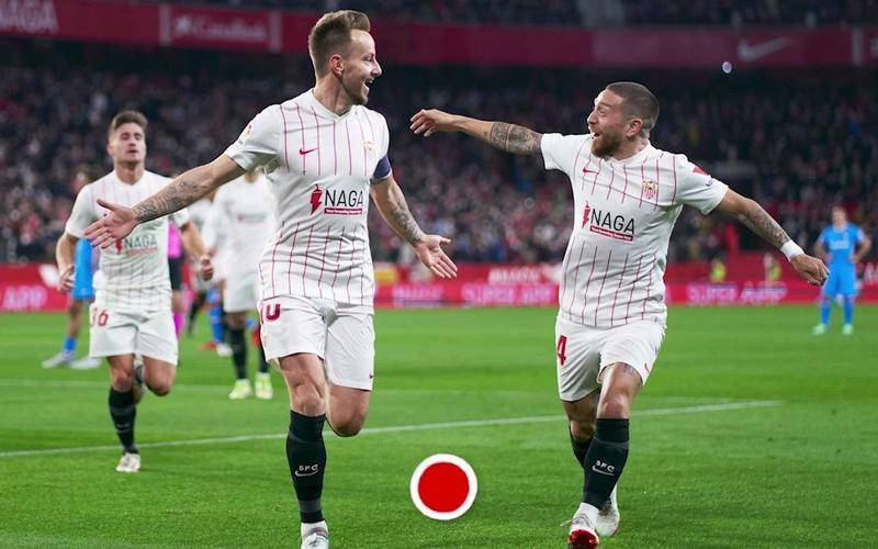 塞维利亚客场实现逆袭，夺得关键胜利